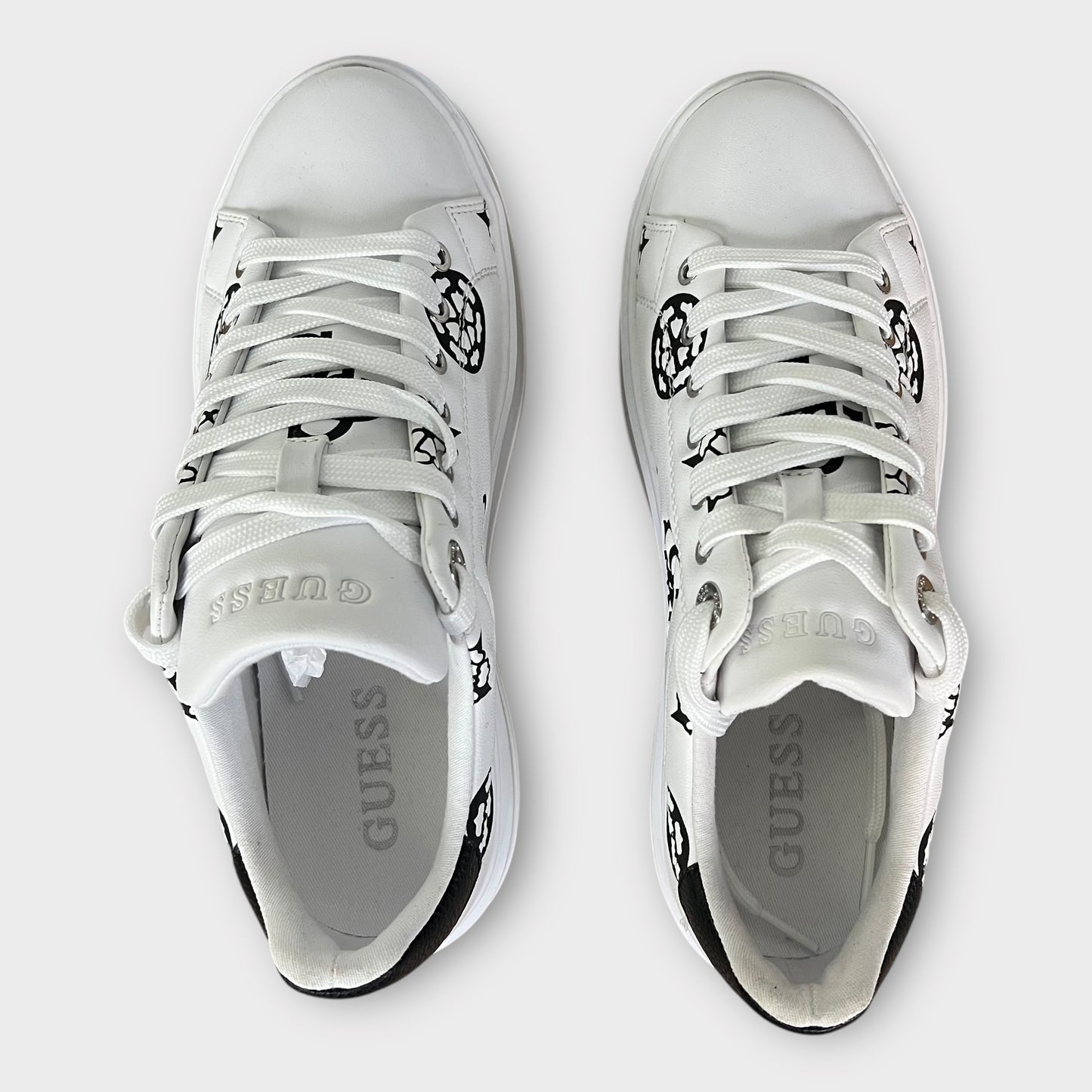 Zapatos Guess