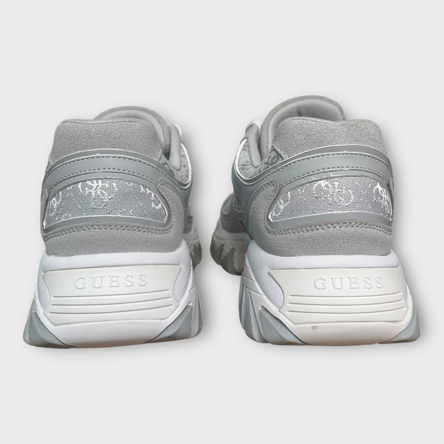 Zapatos Guess