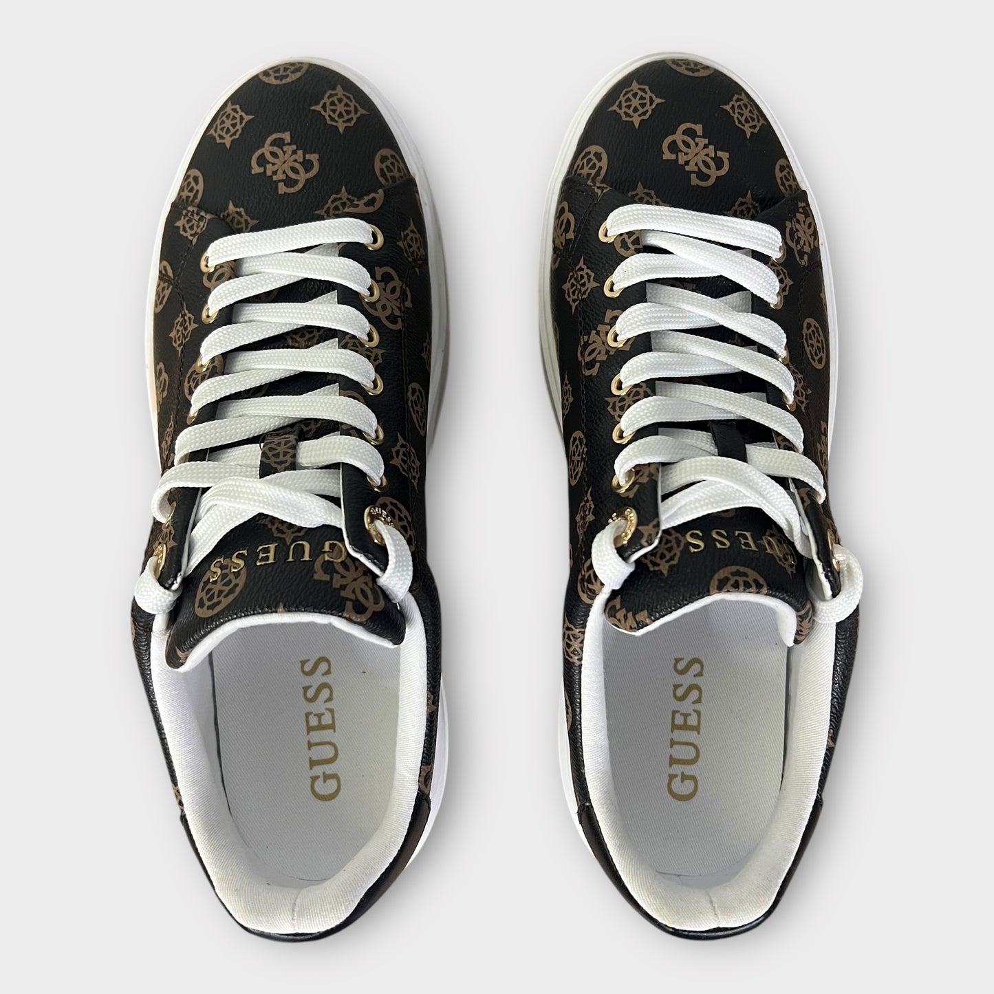 Zapatos Guess