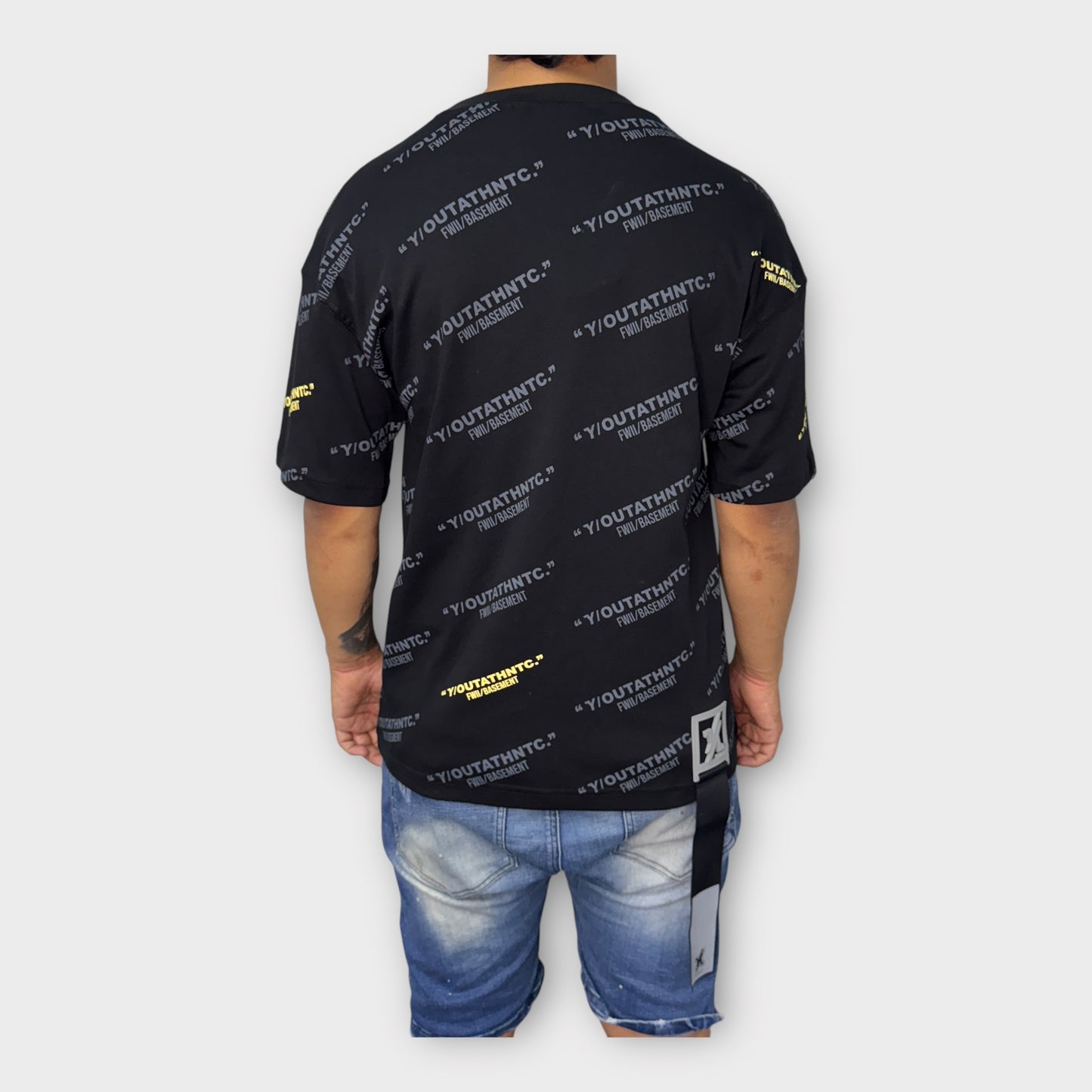 Camiseta Y/OUT