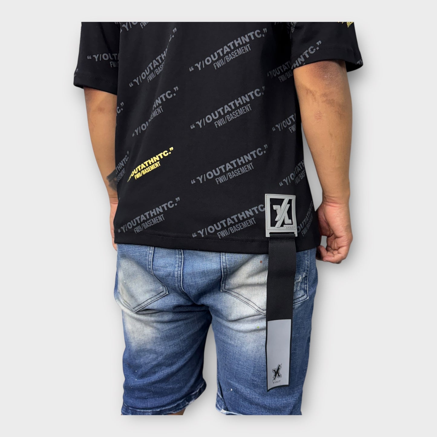 Camiseta Y/OUT