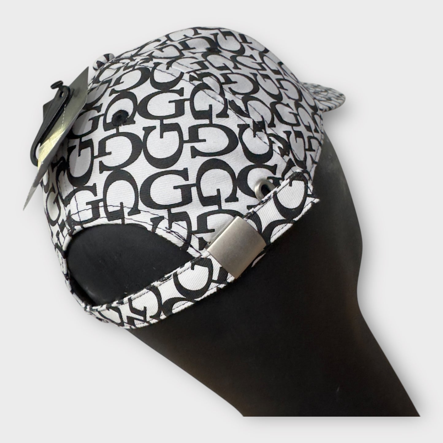 Gorra Guess