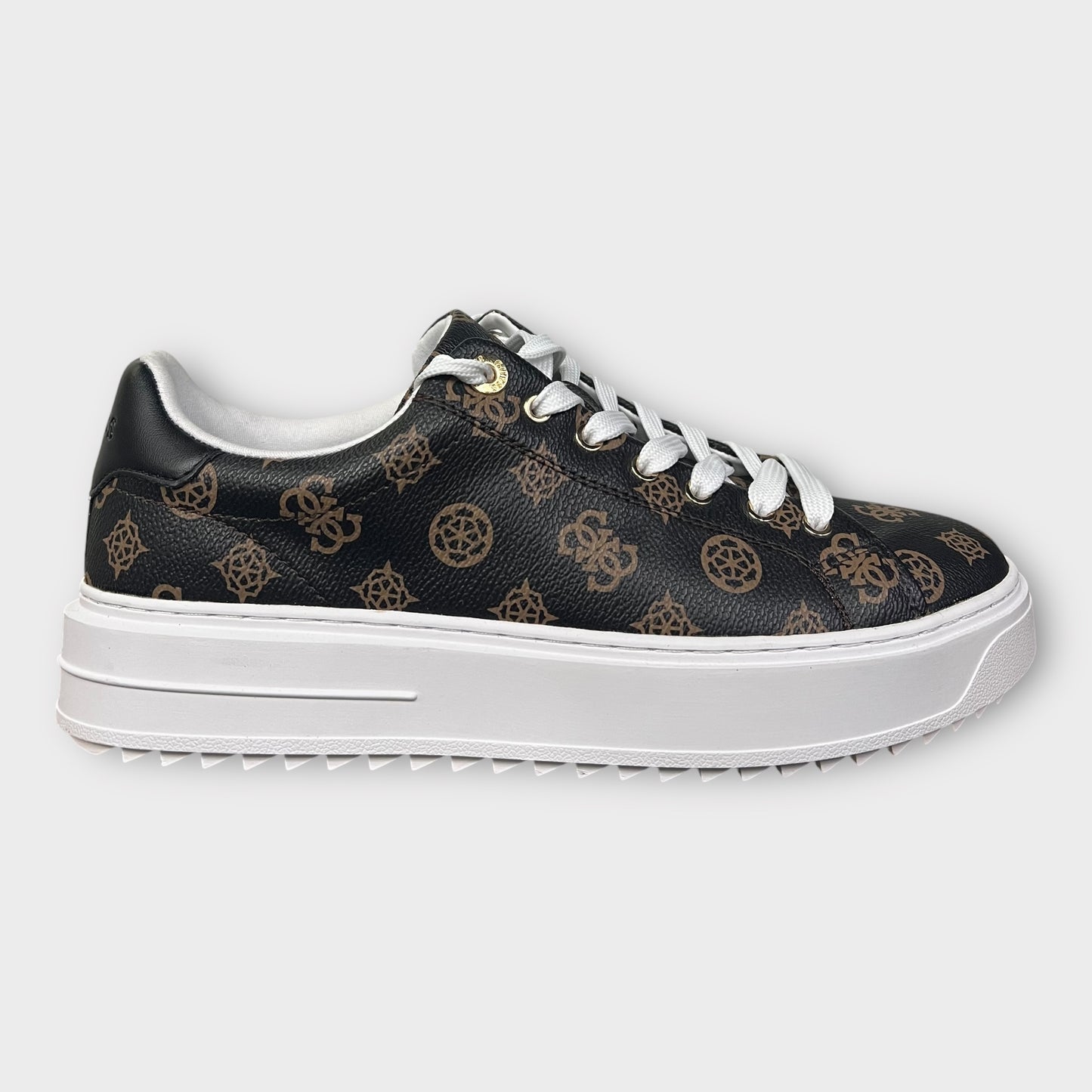 Zapatos Guess